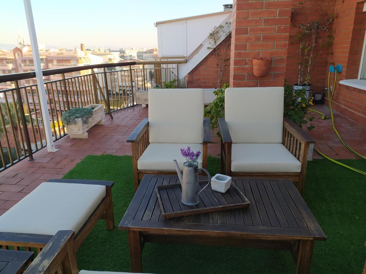 Atico Isaac Albeniz Apartment ลาปีเนดา ภายนอก รูปภาพ