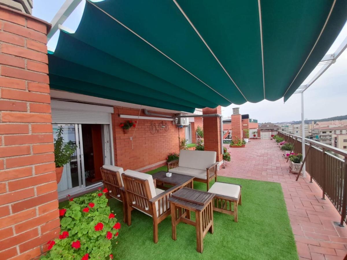 Atico Isaac Albeniz Apartment ลาปีเนดา ภายนอก รูปภาพ