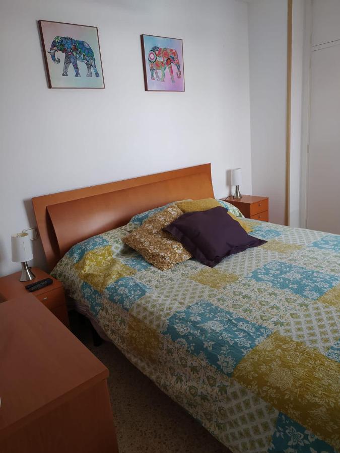 Atico Isaac Albeniz Apartment ลาปีเนดา ภายนอก รูปภาพ