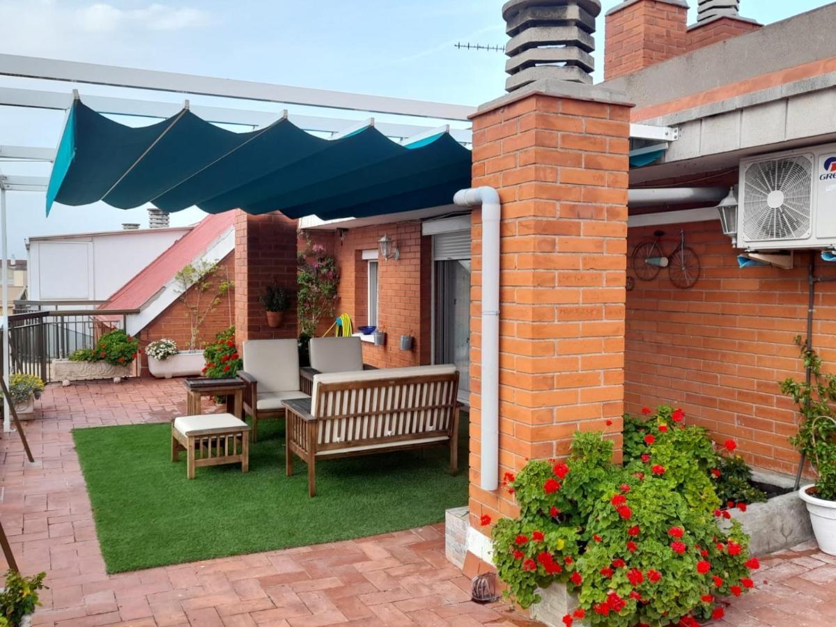 Atico Isaac Albeniz Apartment ลาปีเนดา ภายนอก รูปภาพ