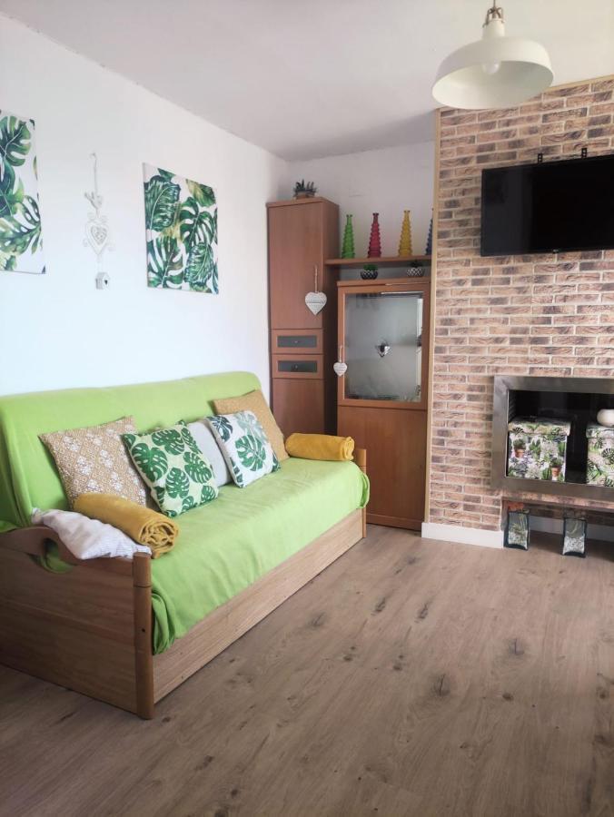 Atico Isaac Albeniz Apartment ลาปีเนดา ภายนอก รูปภาพ