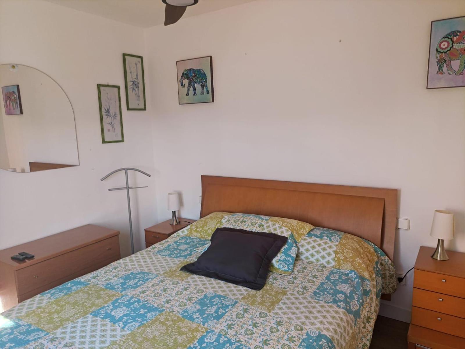 Atico Isaac Albeniz Apartment ลาปีเนดา ภายนอก รูปภาพ
